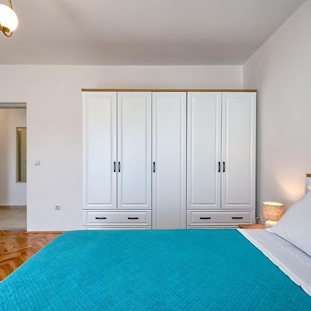 Apartman Ivan พูลา ภายนอก รูปภาพ